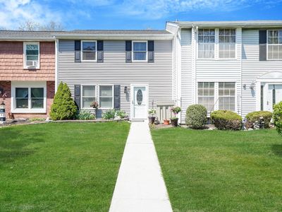 30 Federal Lane, Coram, NY, 11727