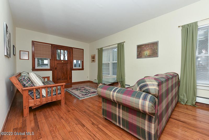 4th image of 2 Webster Street