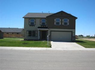 735 SW Lago St, Mountain Home, ID 83647