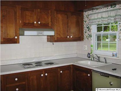3rd image of 380A Portsmouth Dr
