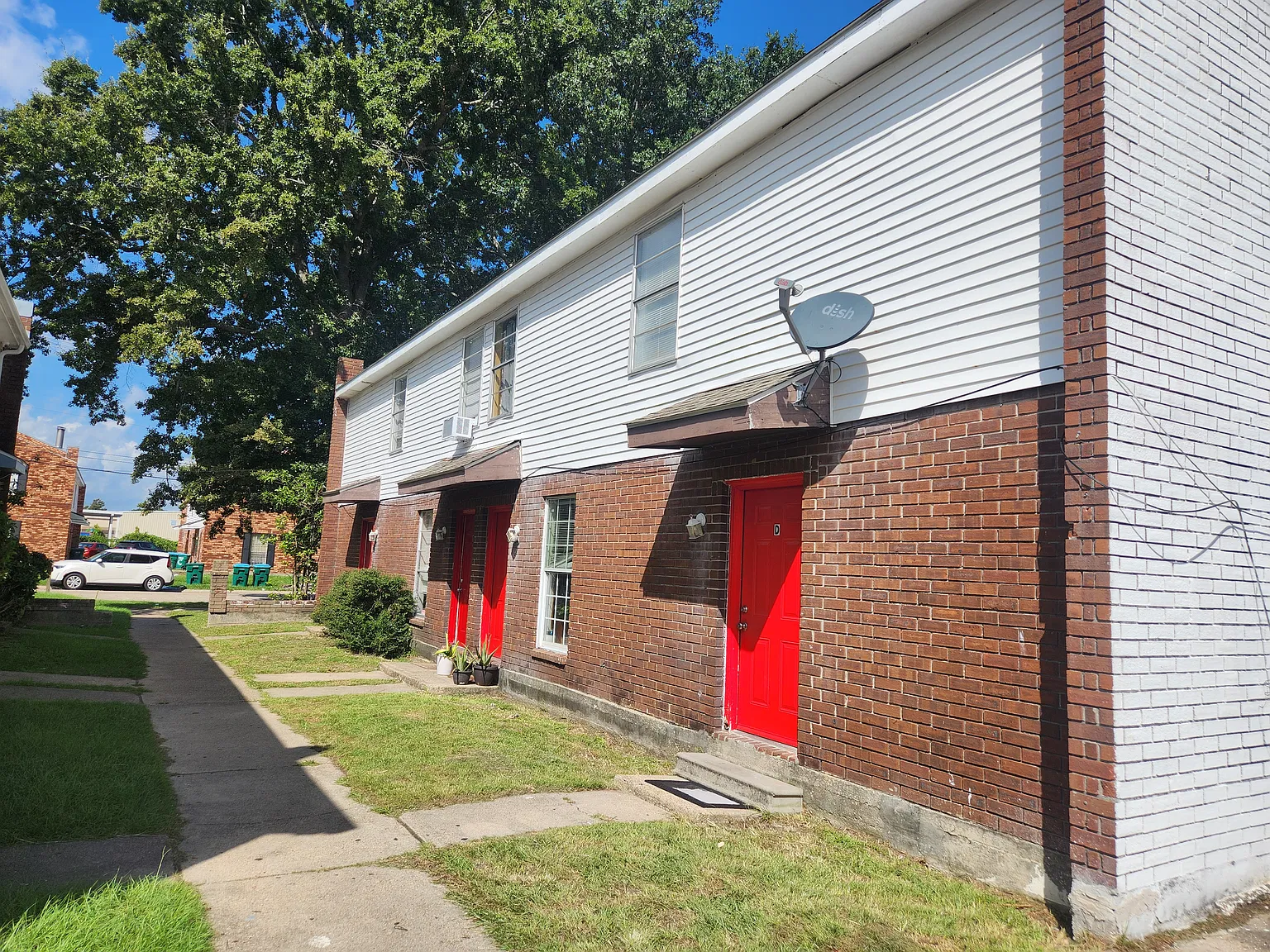 2 bed, 1.5 bath, 1100 sqft, $1,100 — Photo 1