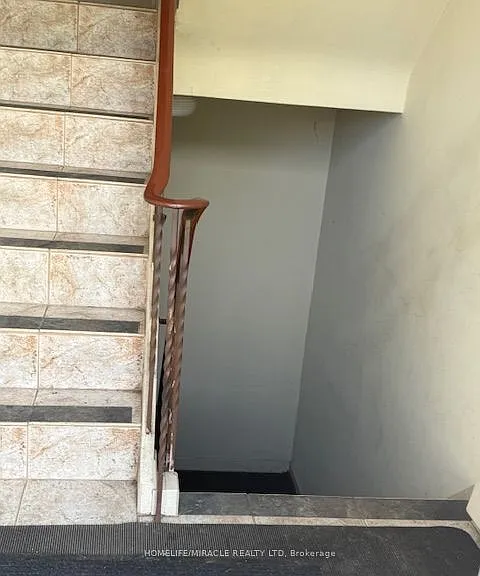 9 Ellen St — Photo 8