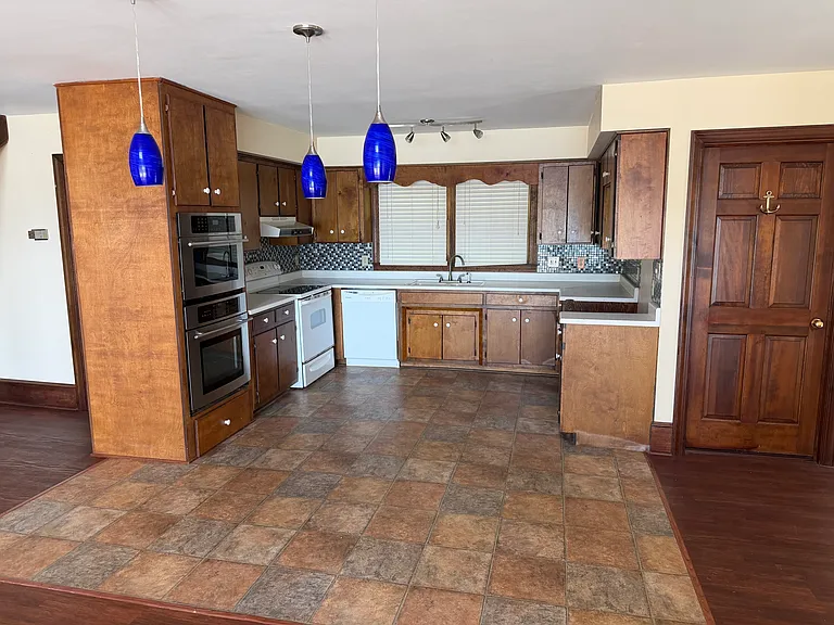 360 Jennings Rd — Photo 6
