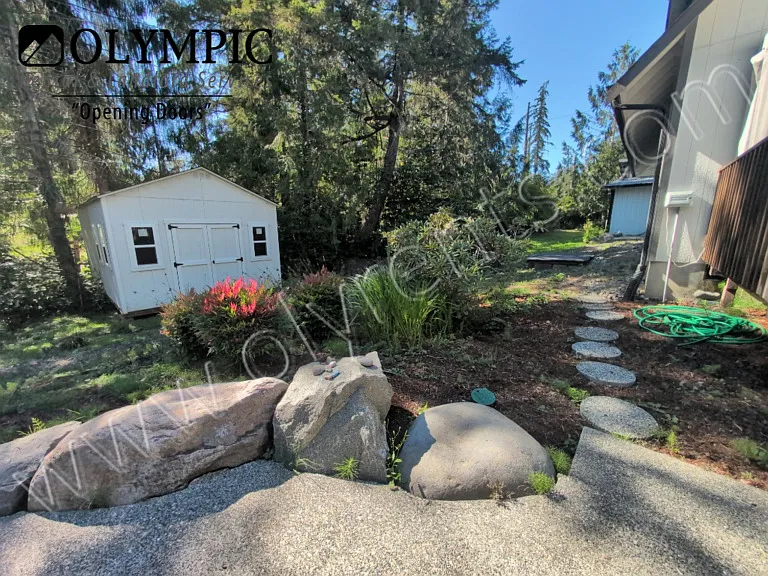 1500 lake park33_08032026