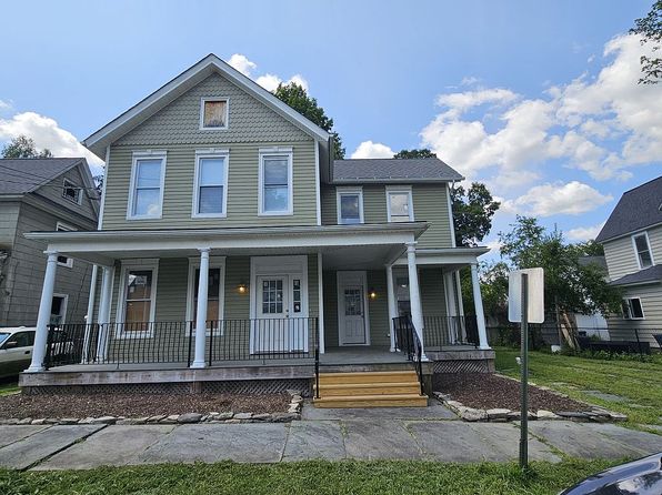 206 Maple Ave