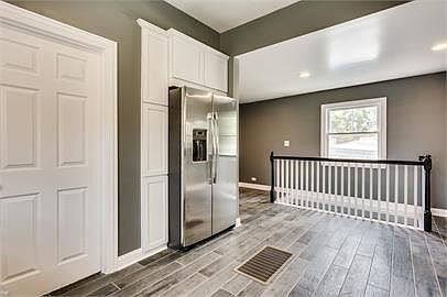 3rd image of 1543 N Rockwell St #1R