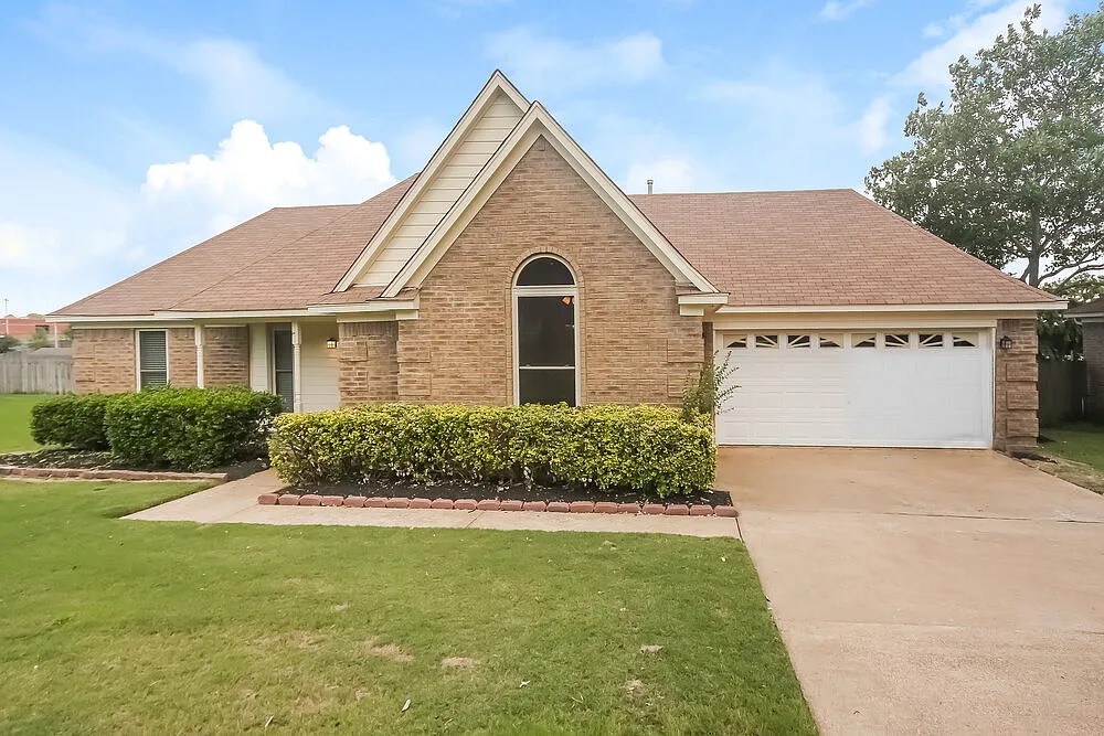 3 bed, 2.0 bath, 1508 sqft, $1,940 — Photo 3