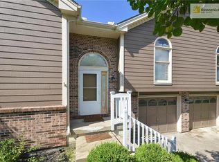 8700 N Lathrop Ave, Kansas City, MO 64155