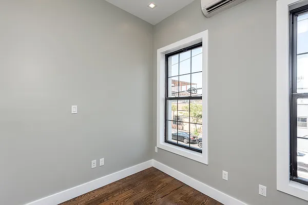 Rented by Nooklyn NYC LLC | media 35