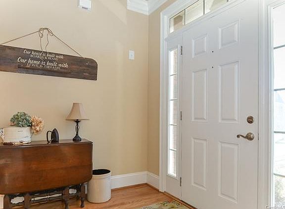 2nd image of 305 Spurs Ct