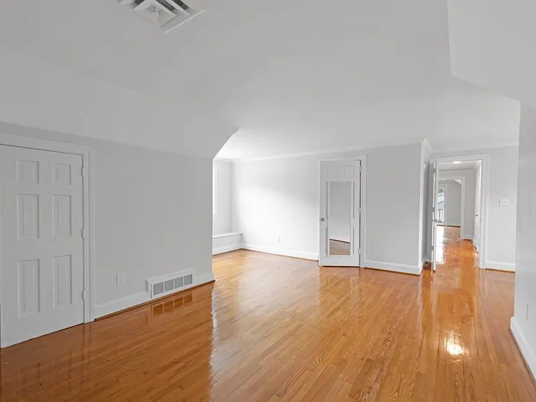 306 Granville Dr — Photo 25