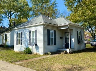 547 E 3rd St, Flora, IL 62839