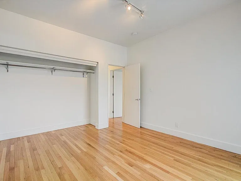 1325 Sutherland St #8 — Photo 12