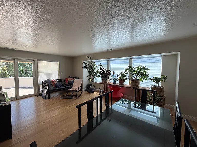 3775 Middlefield Rd — Photo 4