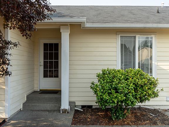 4th image of 10438 Brighton St SE