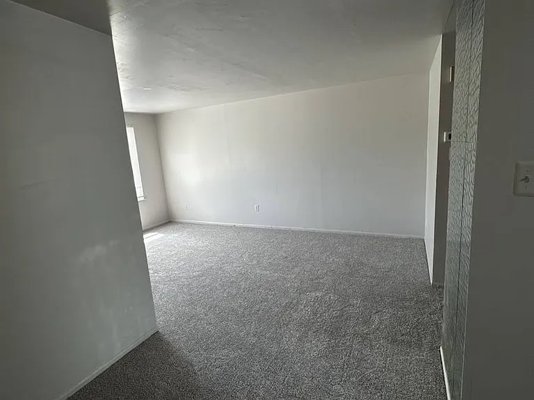2831 Saxton Rd — Photo 7