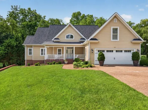 415 River Oaks Dr, Sparta, TN 38583