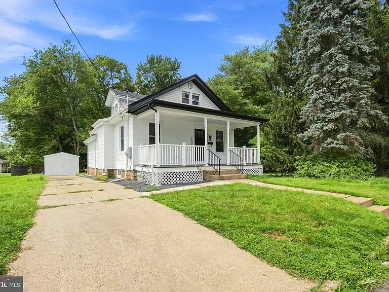 107 Broad Ave — Photo 24