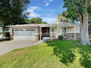 4553 Gardena Dr, Riverside, CA 92506
