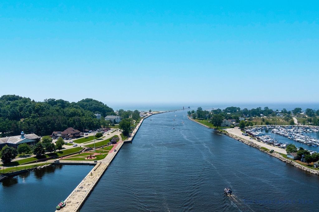 218 S Harbor Dr #202, Grand Haven, MI - View 6