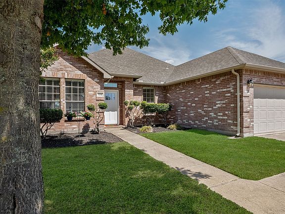 2nd image of 534 Laurel Ln
