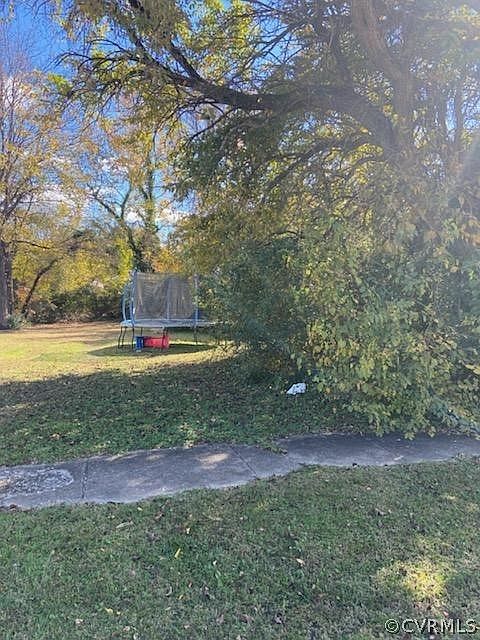 1st image of 922 Farmer St