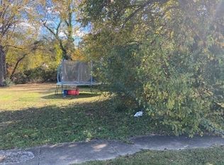 922 Farmer St, Petersburg, VA 23803
