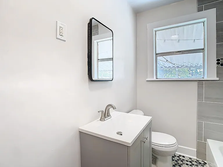 401 E Lambright St — Photo 24