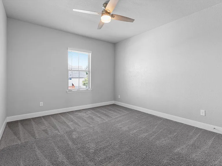 6501 Crockett Cv — Photo 24