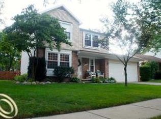 8168 Lake Crest Dr, Ypsilanti, MI