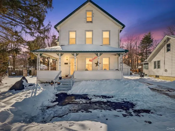 8 Bartlett Street, Ellenville, NY 12428