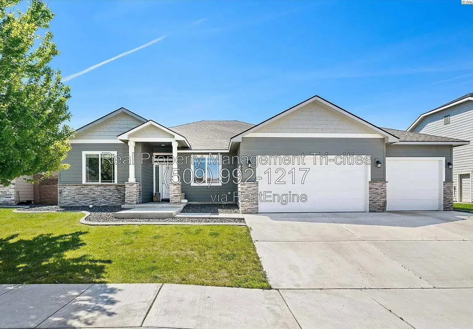 4 bed, 2.0 bath, 1876 sqft, $2,795 — Photo 1