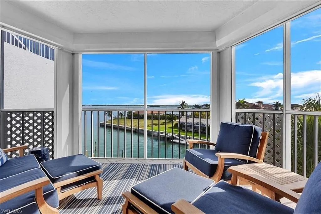 2 bed, 2.0 bath, 1396 sqft, $9,000 — Photo 4