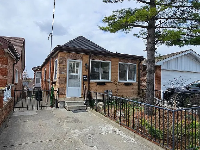 16 Failsworth Ave #BASEMENT — Photo 1