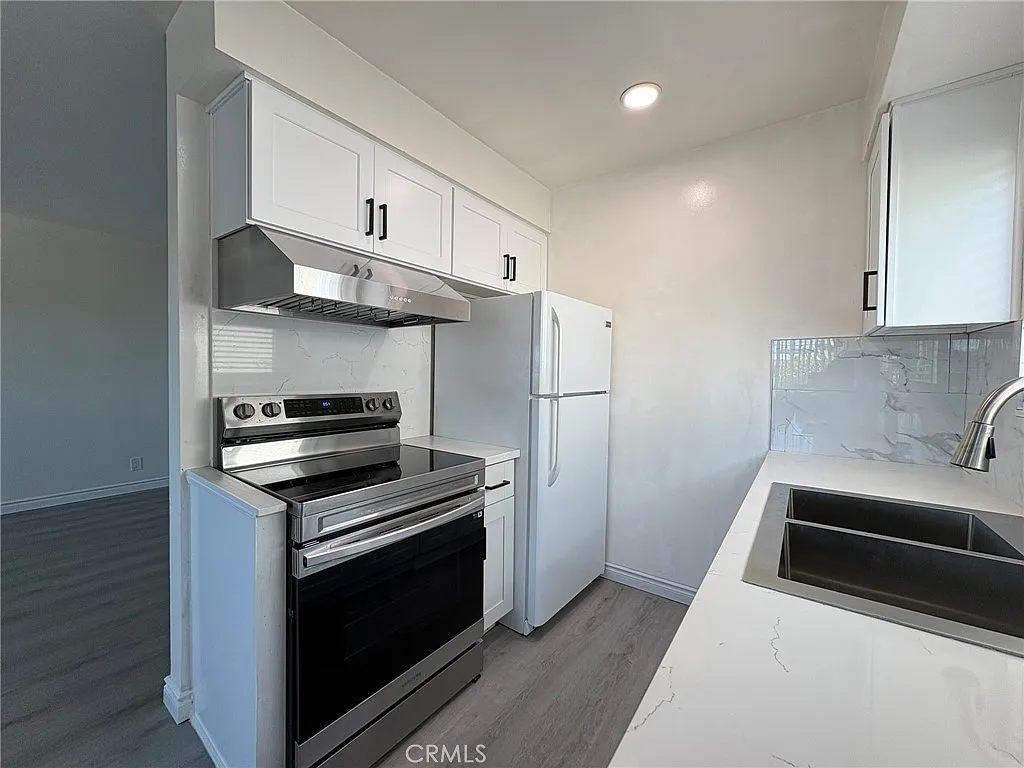 1 bed, 600 sqft, $2,100 — Photo 4