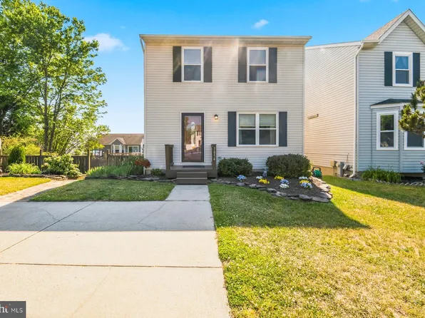 7854 Centergate Ct, Pasadena, MD 21122