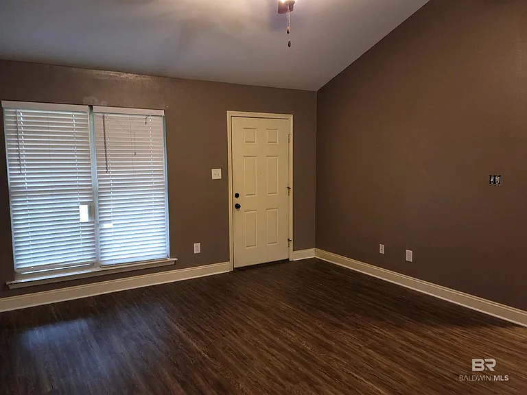 9530 Fox Hunter Ct W — Photo 2