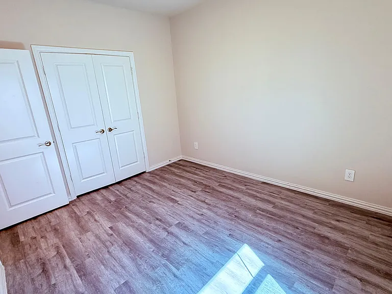 500 Weller Rd — Photo 12