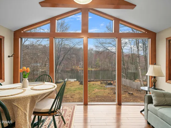 135 Outer Dr, Dingmans Ferry, PA 18328