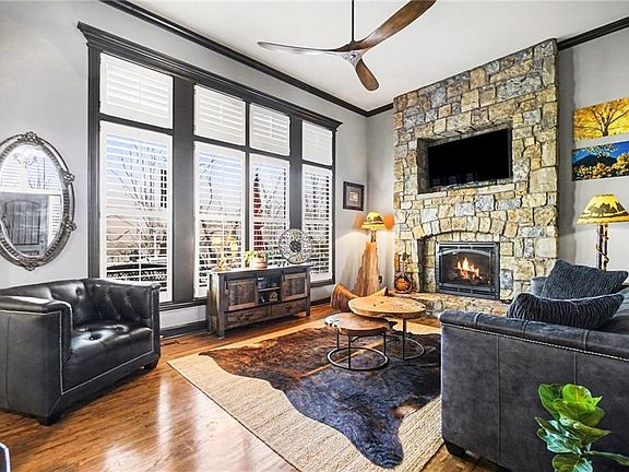 4th image of 10009 N Euclid Ave