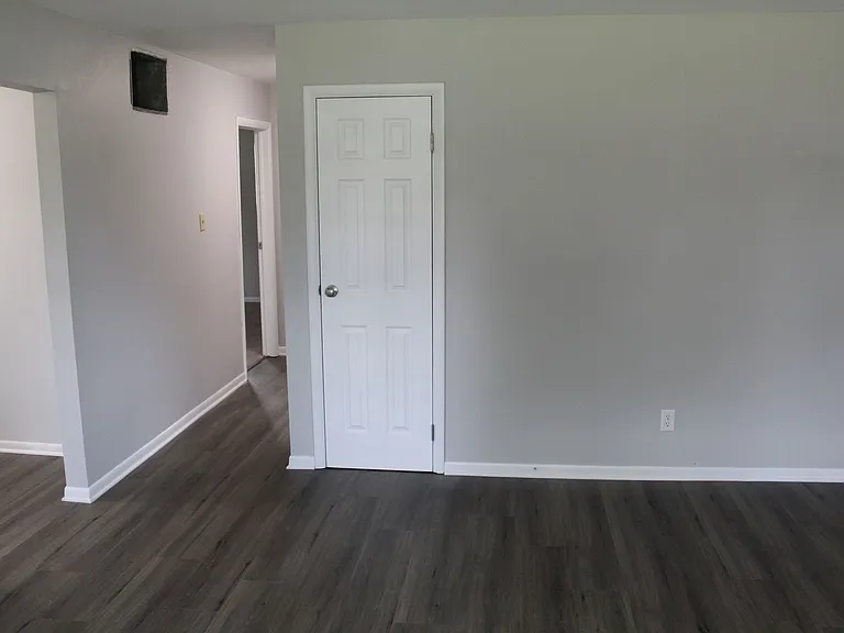 90 Poplar Grove Dr — Photo 5