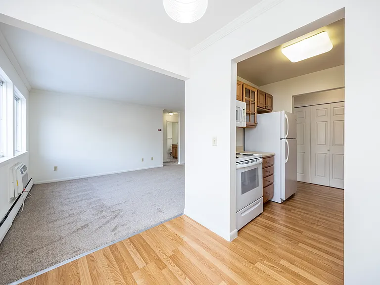 Clintwood Apartments — Photo 47