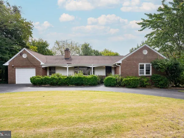 3129 Glen Carlyn Rd, Falls Church, VA 22041