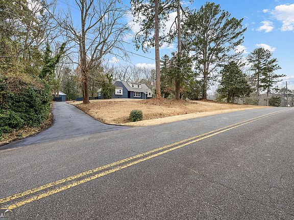 3rd image of 617 Mayes Way