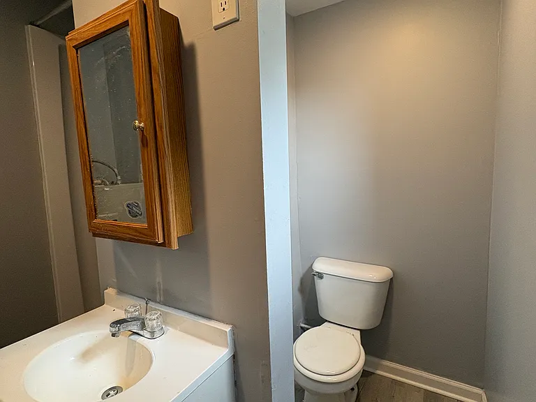 7004 Warwick Blvd — Photo 11