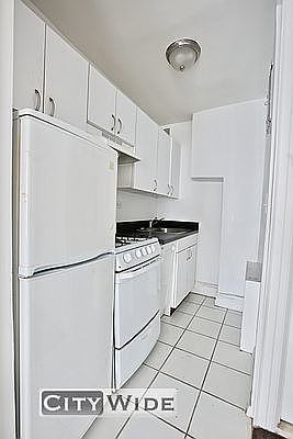3rd image of 1045 Lexington Ave #3F