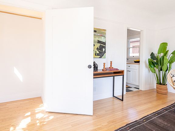 5th image of 119 Rosemont Ave #1/2