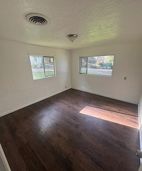 3356 Cypress Ave — Photo 3