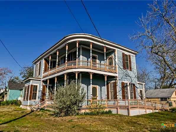 712 E Newman St, Cuero, TX 77954