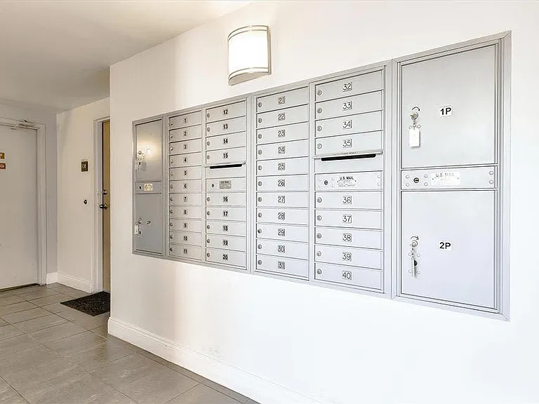 The Luxe Apartments — Photo 28
